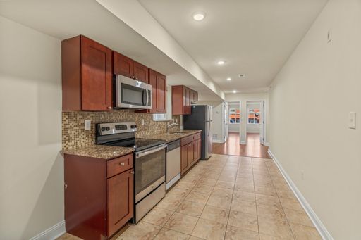 Available 5.05.2026! Close to SEPTA & Temple University! – photo 1