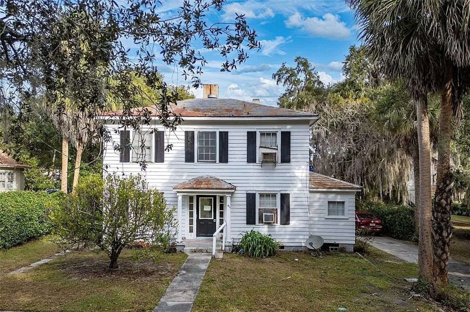 Leesburg Apartment: 910 Kolb St