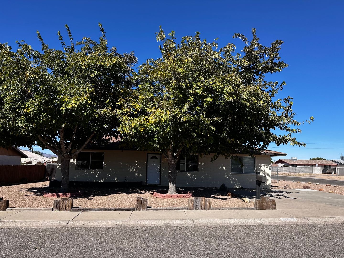 Kingman House: 2737 Lillie Ave