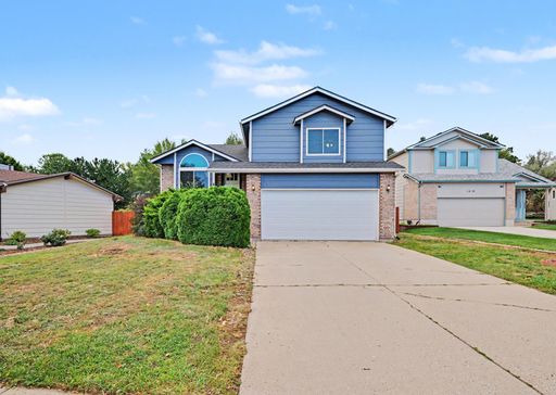 Great home on Cul-De-Sac, Big Yard, Views! Move in Ready NOW! – photo 1