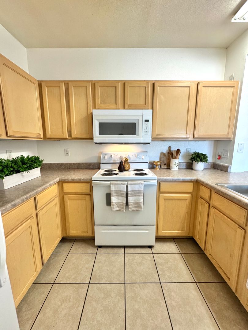 Reno House: 200 Talus Way #302