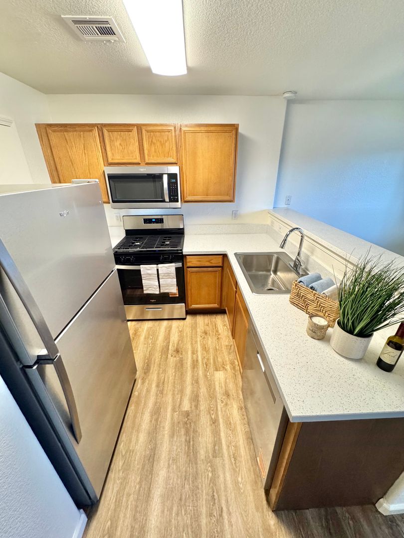 Sparks Townhome: 5730 Vista Palomar Way #103