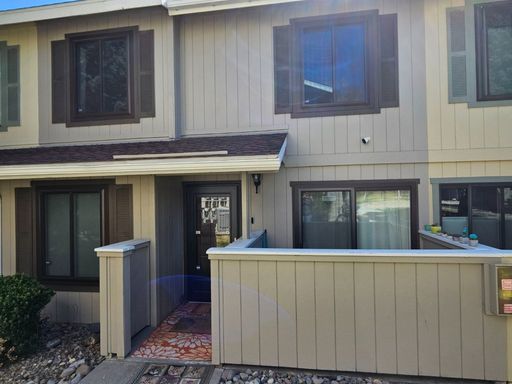Beautiful 2 bdrm, 2-1/2 bath Condo at Mountain Meadows – photo 1