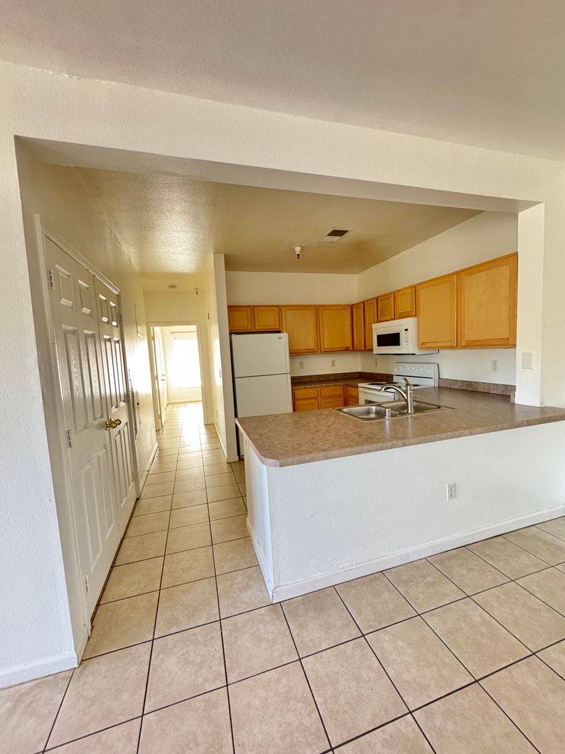 Reno House: 200 Talus Way #302
