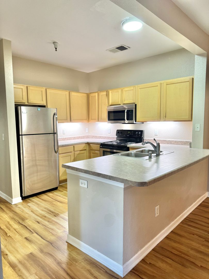 Reno Condo: 200 Talus Way #421