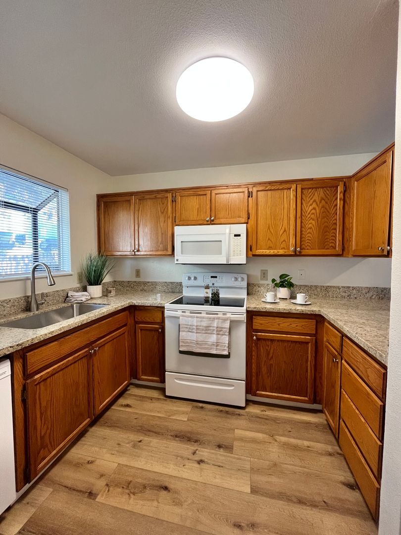 Reno House: 4985 W 7th Street #16