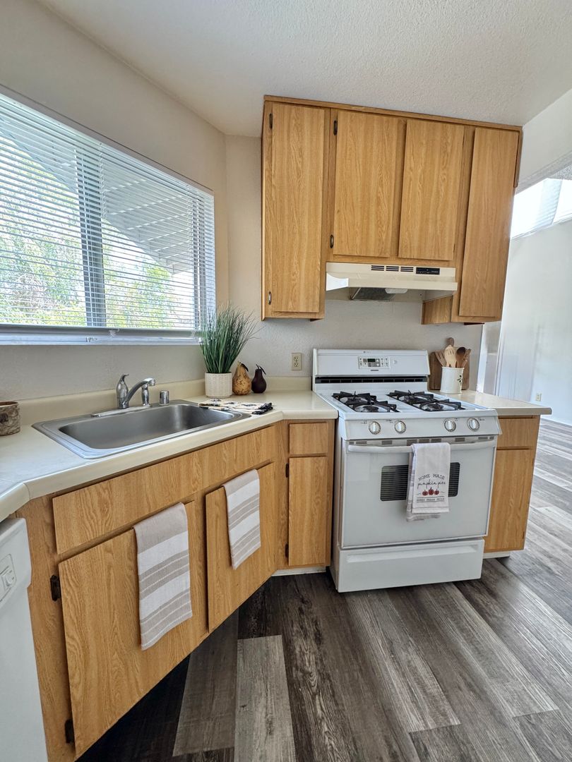 Sparks House: 2519 Sunny Slope Drive #5