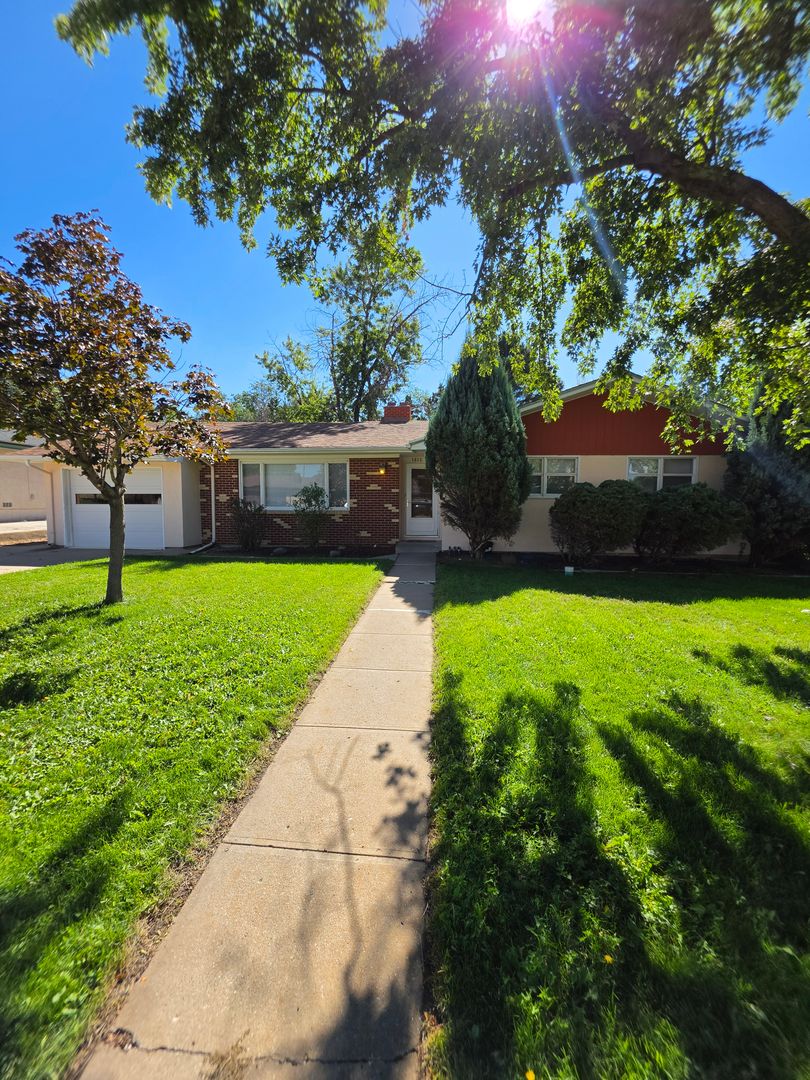 PUEBLO House: 1810 MacKENZIE