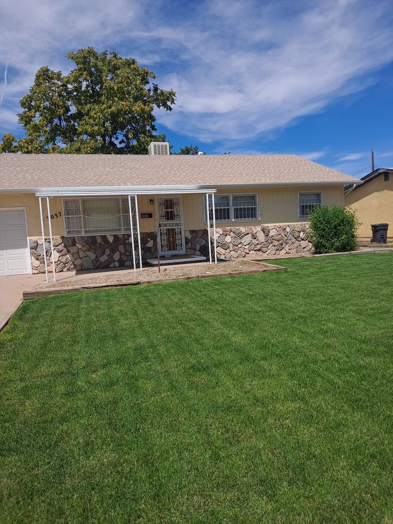 Pueblo House: 2037 Driftwood Ln.