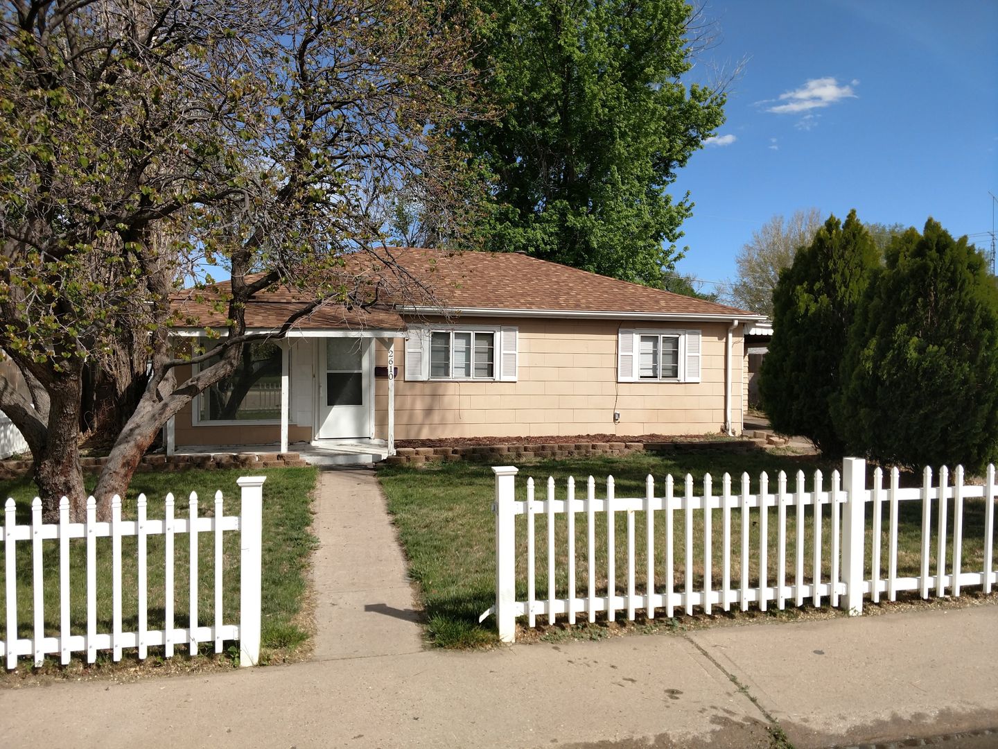 Pueblo House: 2610 Azalea St.