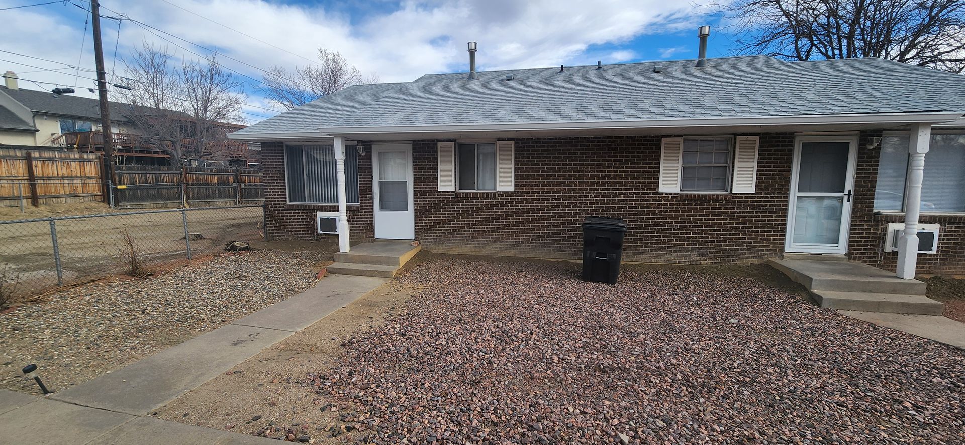 PUEBLO Apartment: 5 YORKSHIRE RD