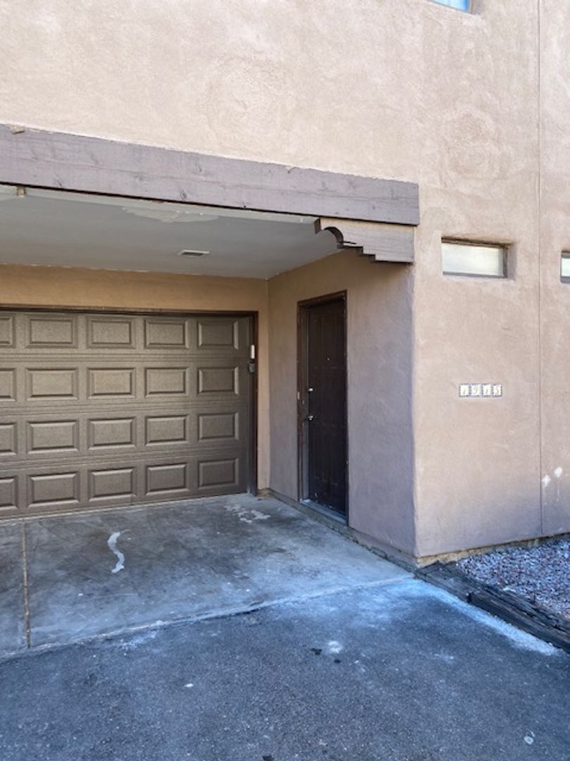 Pueblo House: 1915 Mohawk