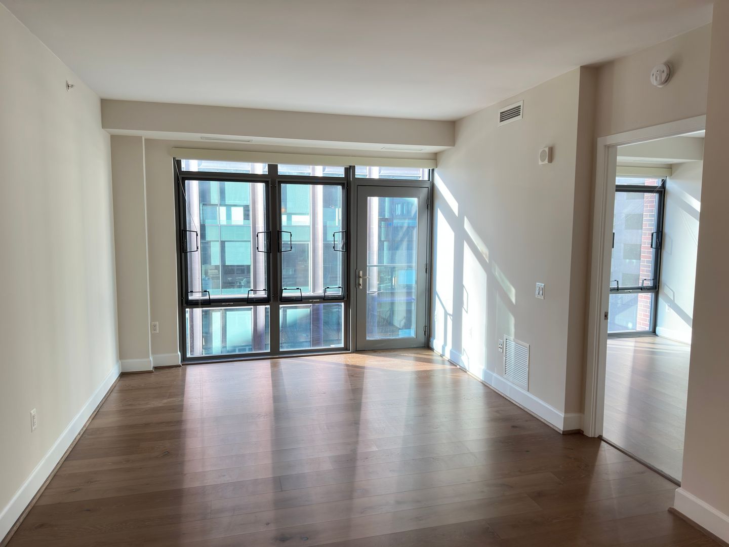 7171 Woodmont Ave #606, Bethesda, MD 20814 3 of 12