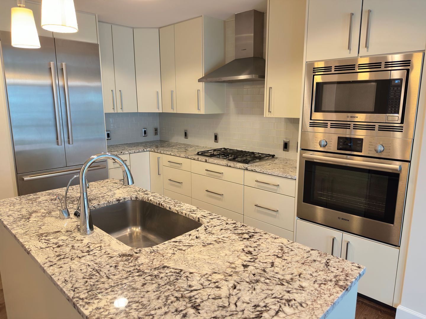 7171 Woodmont Ave #606, Bethesda, MD 20814 2 of 12
