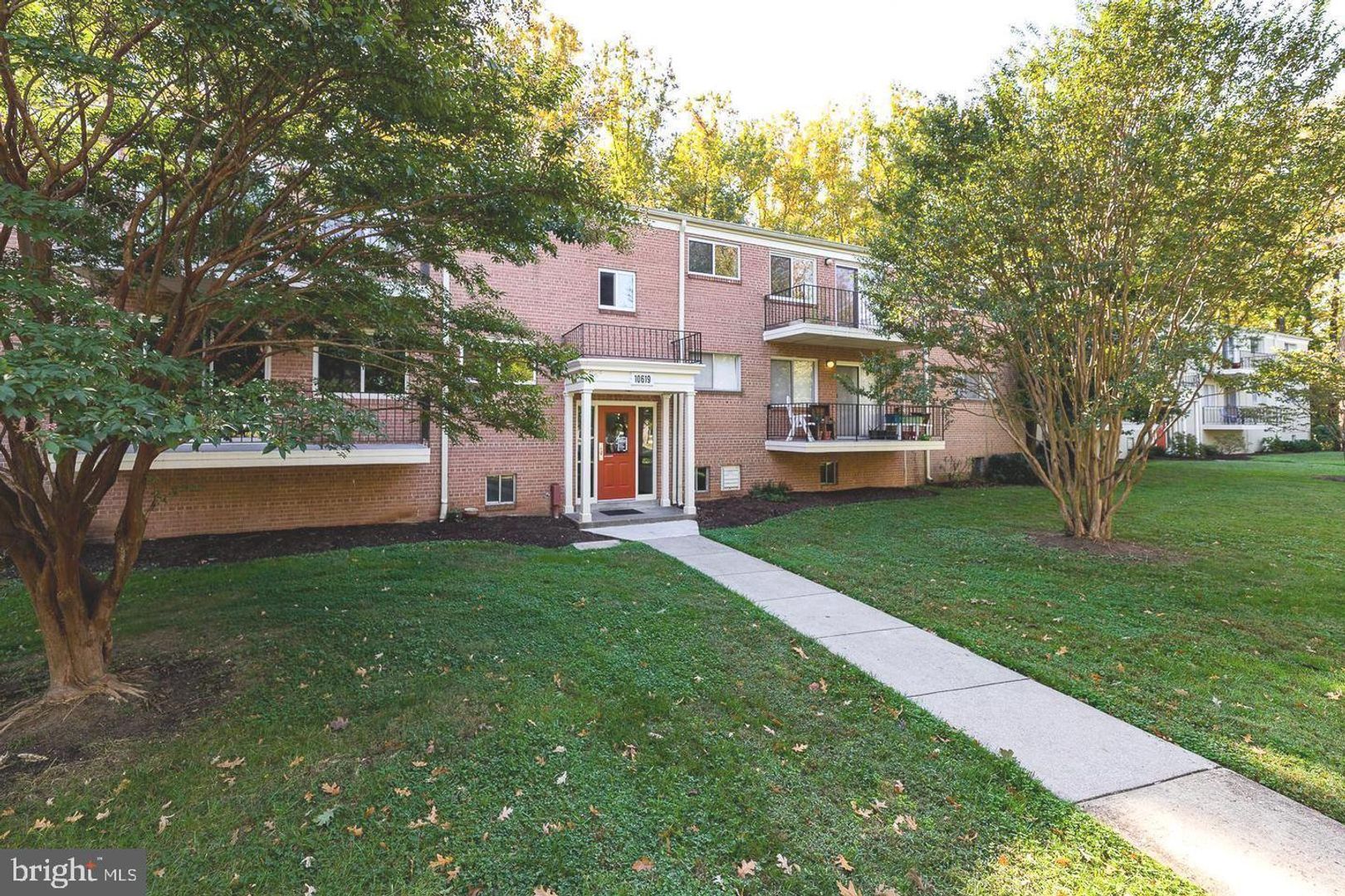 Bethesda Condo: 10619 Weymouth St #102