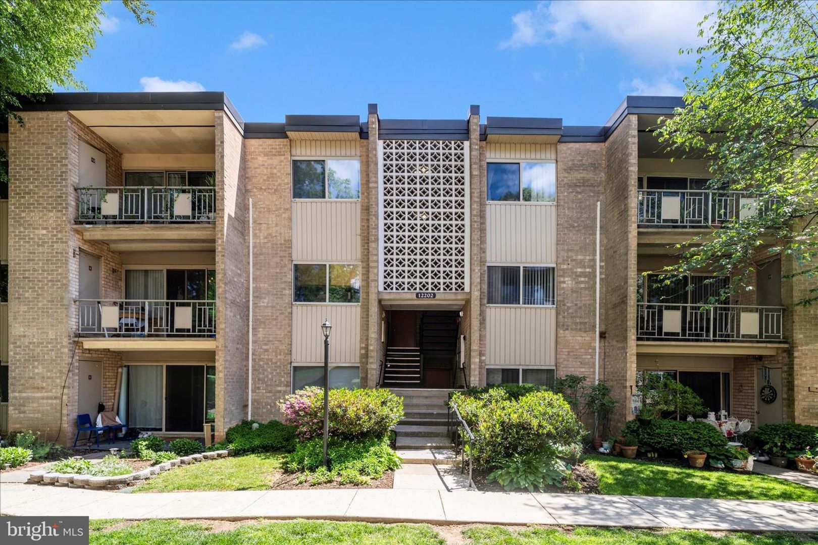 Rockville House: 12202 Braxfield Ct #16 / 228