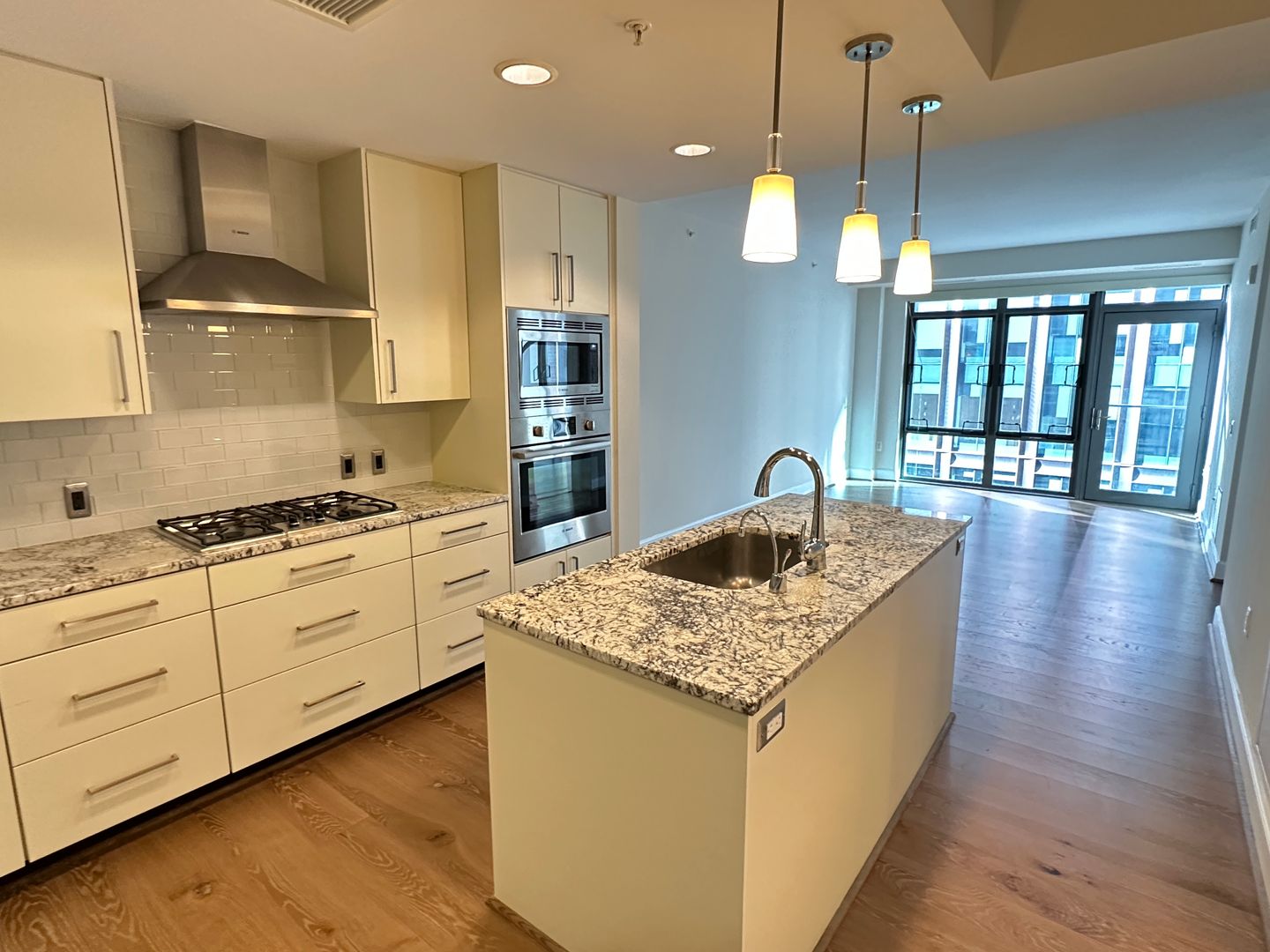 7171 Woodmont Ave #606, Bethesda, MD 20814 1 of 12