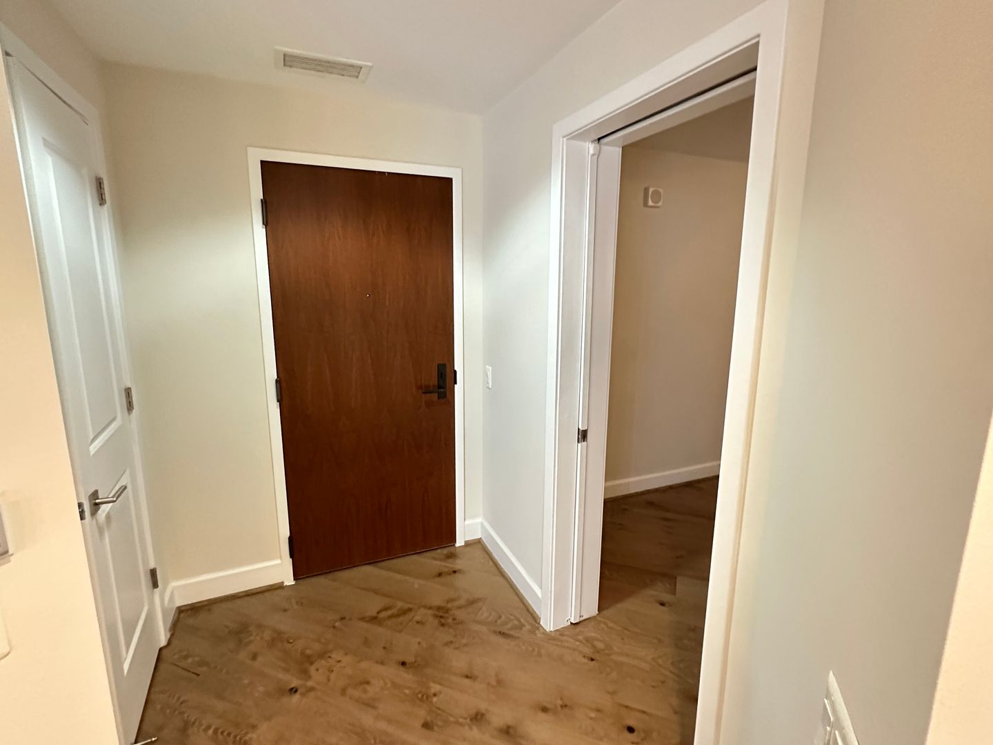 7171 Woodmont Ave #606, Bethesda, MD 20814 10 of 12
