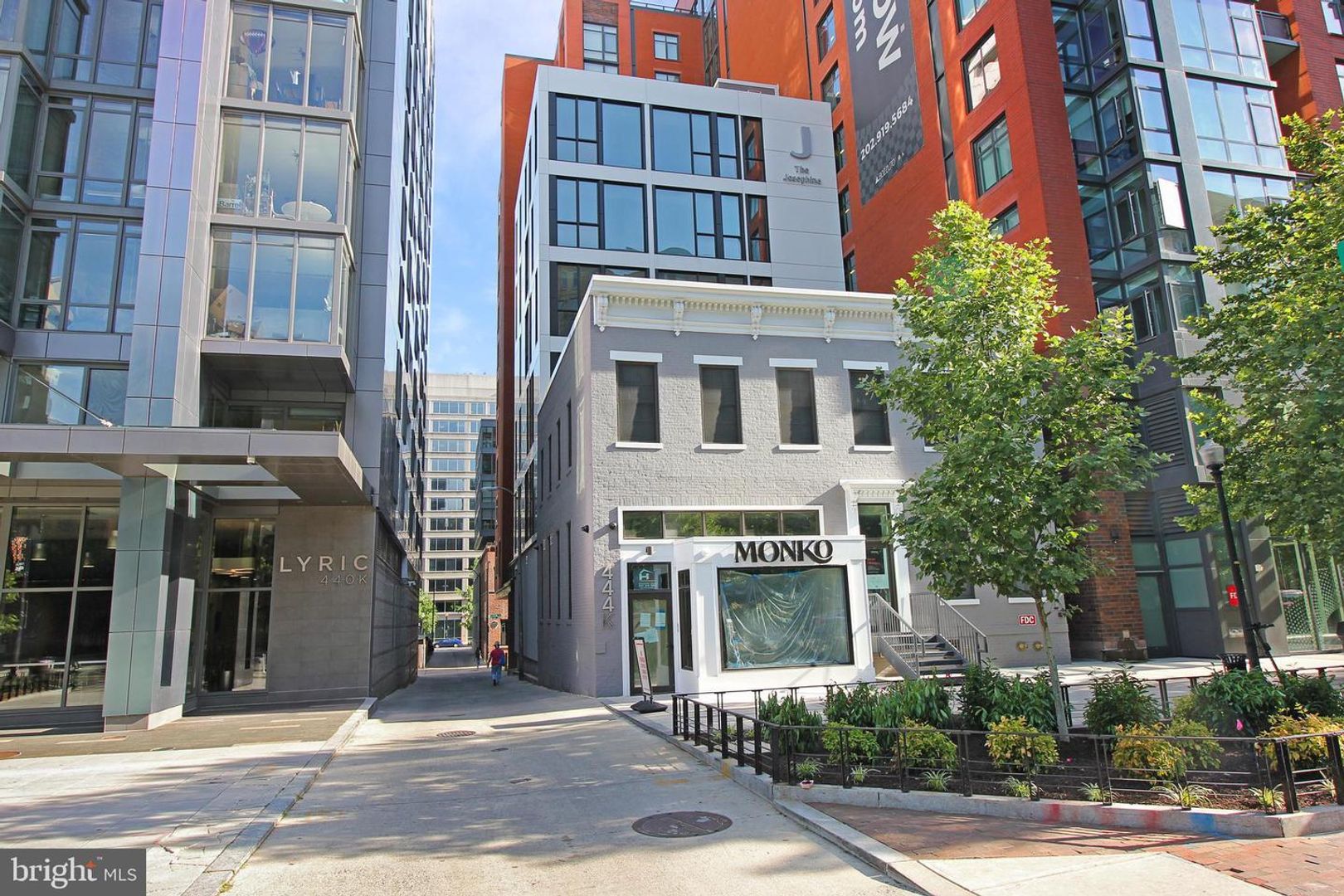 Washington House: 448 K St NW #401