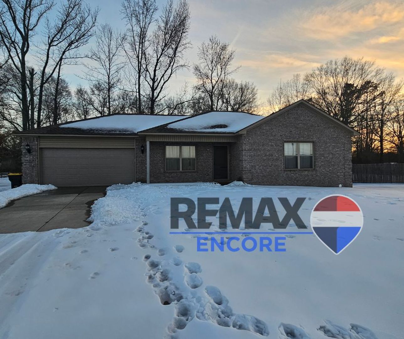 Ward House: 27 Patti Cove