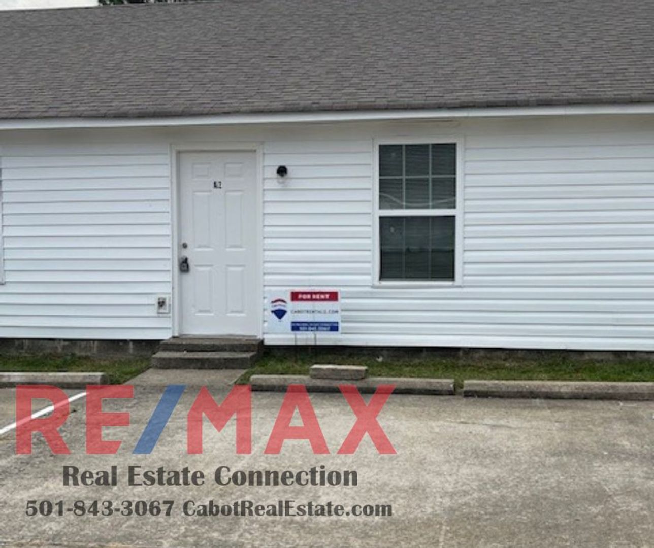 Cabot Apartment: 898 W Myrtle