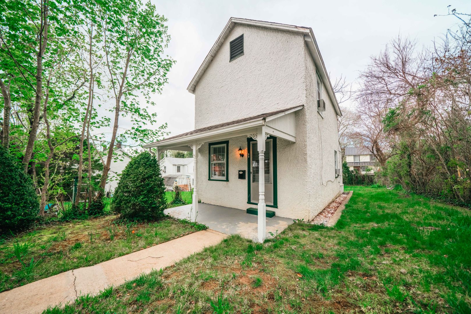 Warrenton House: 30 S Calhoun St