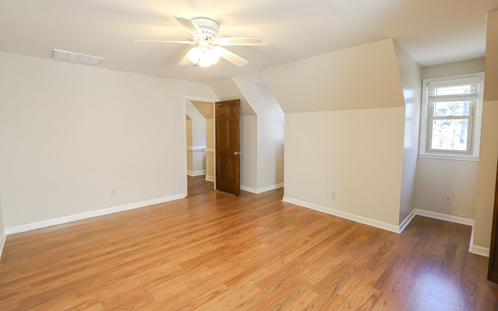 Houndslake Drive 809 4 of 12