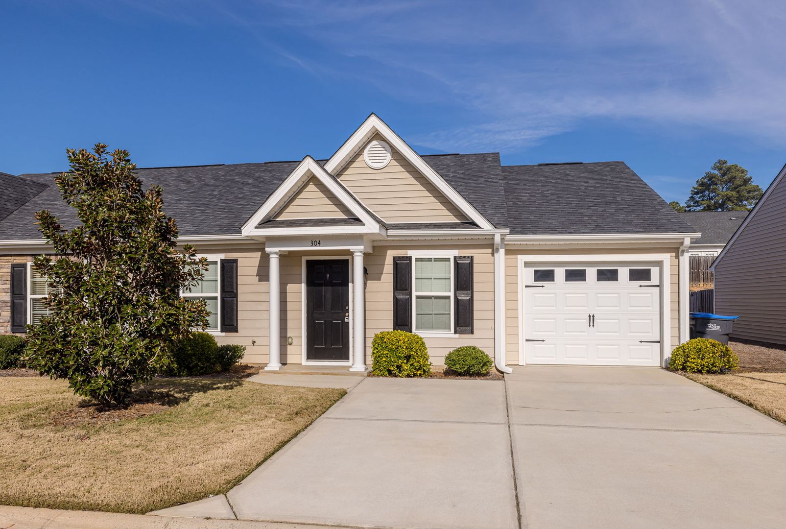 Augusta House: 304 York Lane