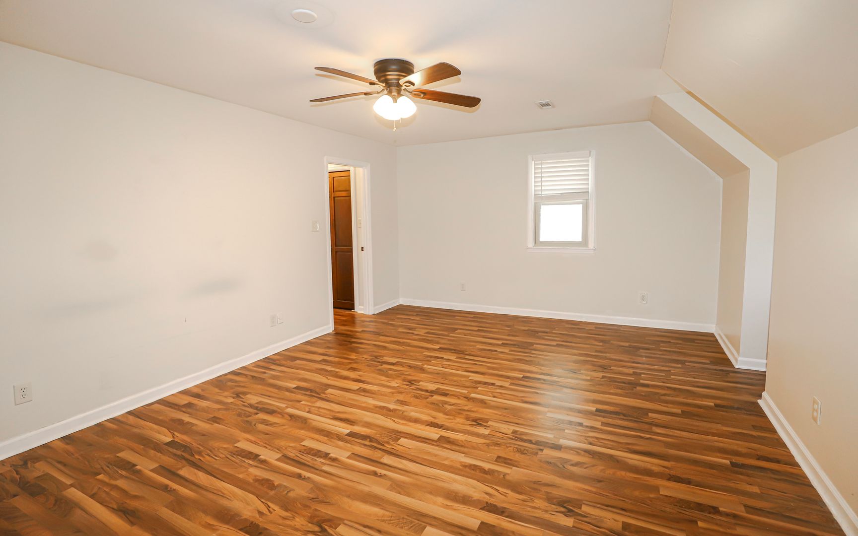 Houndslake Drive 809 5 of 12
