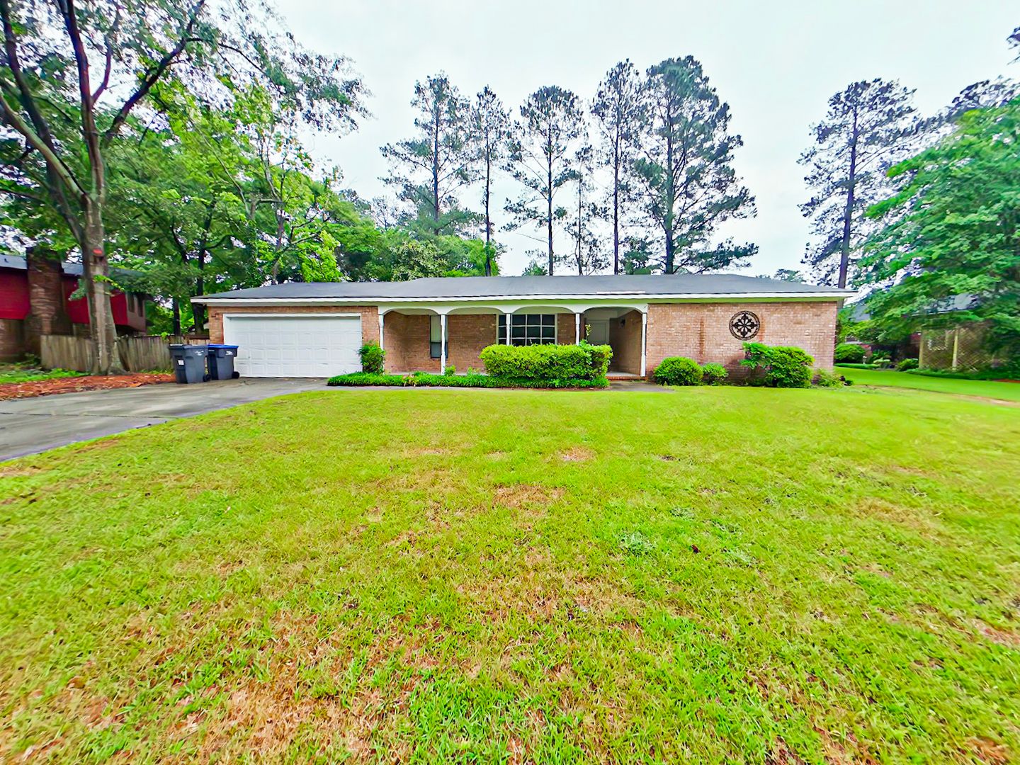 Augusta House: 850 Brookfield Parkway