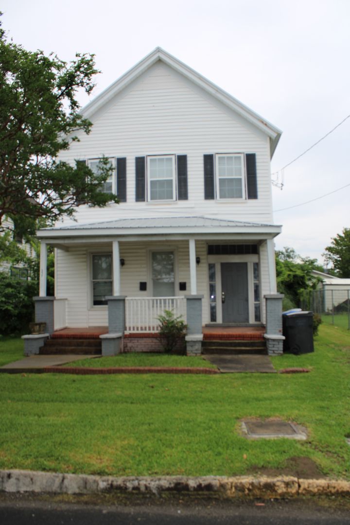 Augusta Apartment: 537 Watkins St Unit A
