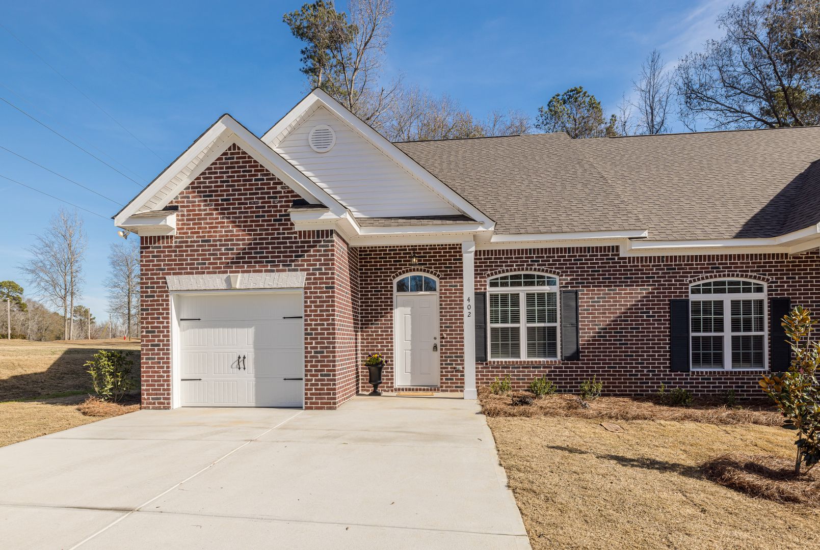 Evans Townhome: 402 Manly Way