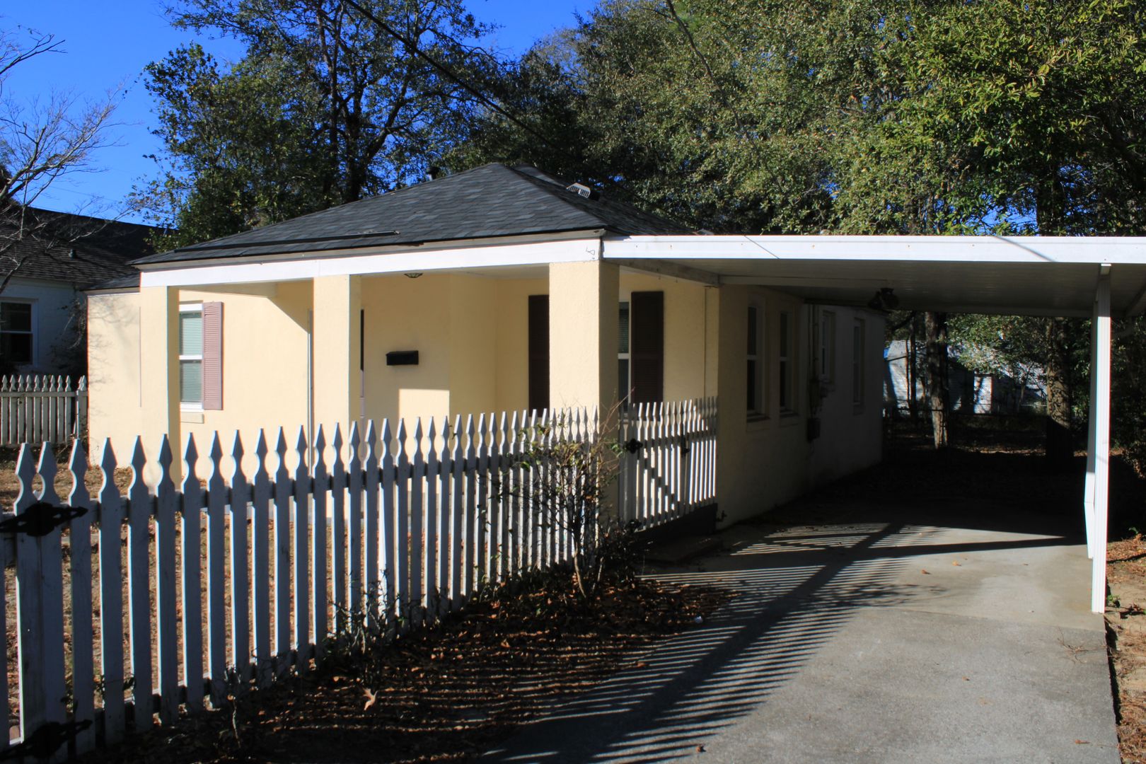 Augusta House: 2355 Devere St