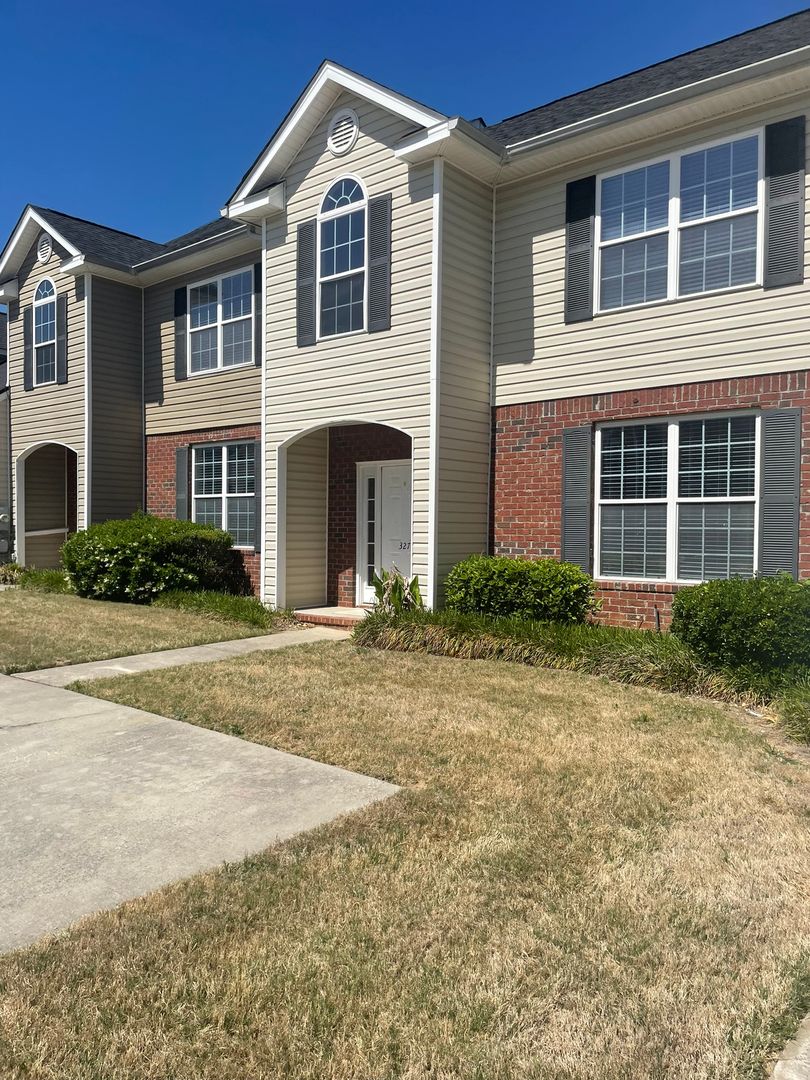 EVANS Townhome: 327