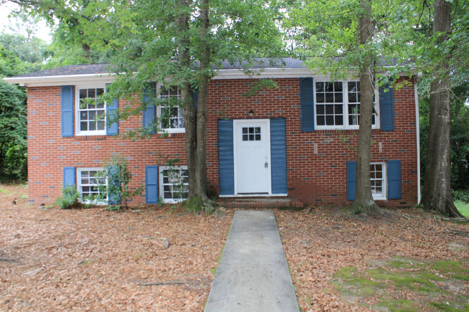 Aiken House: 3328 Vaucluse Rd.