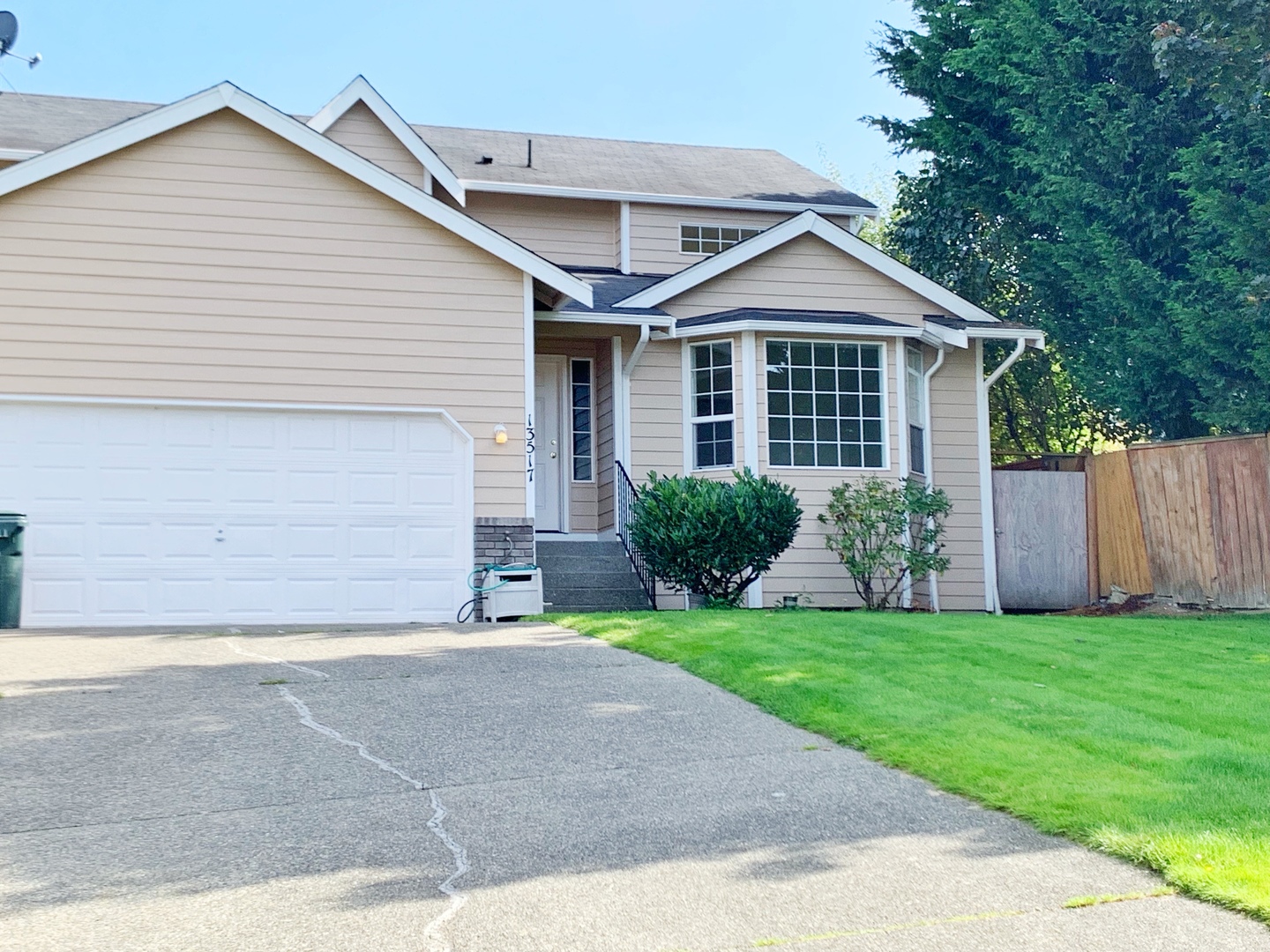 Puyallup House: 13517 86th Ave Ct E