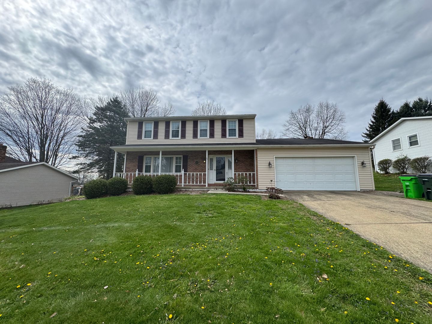 Wooster House: 880 Buchholz