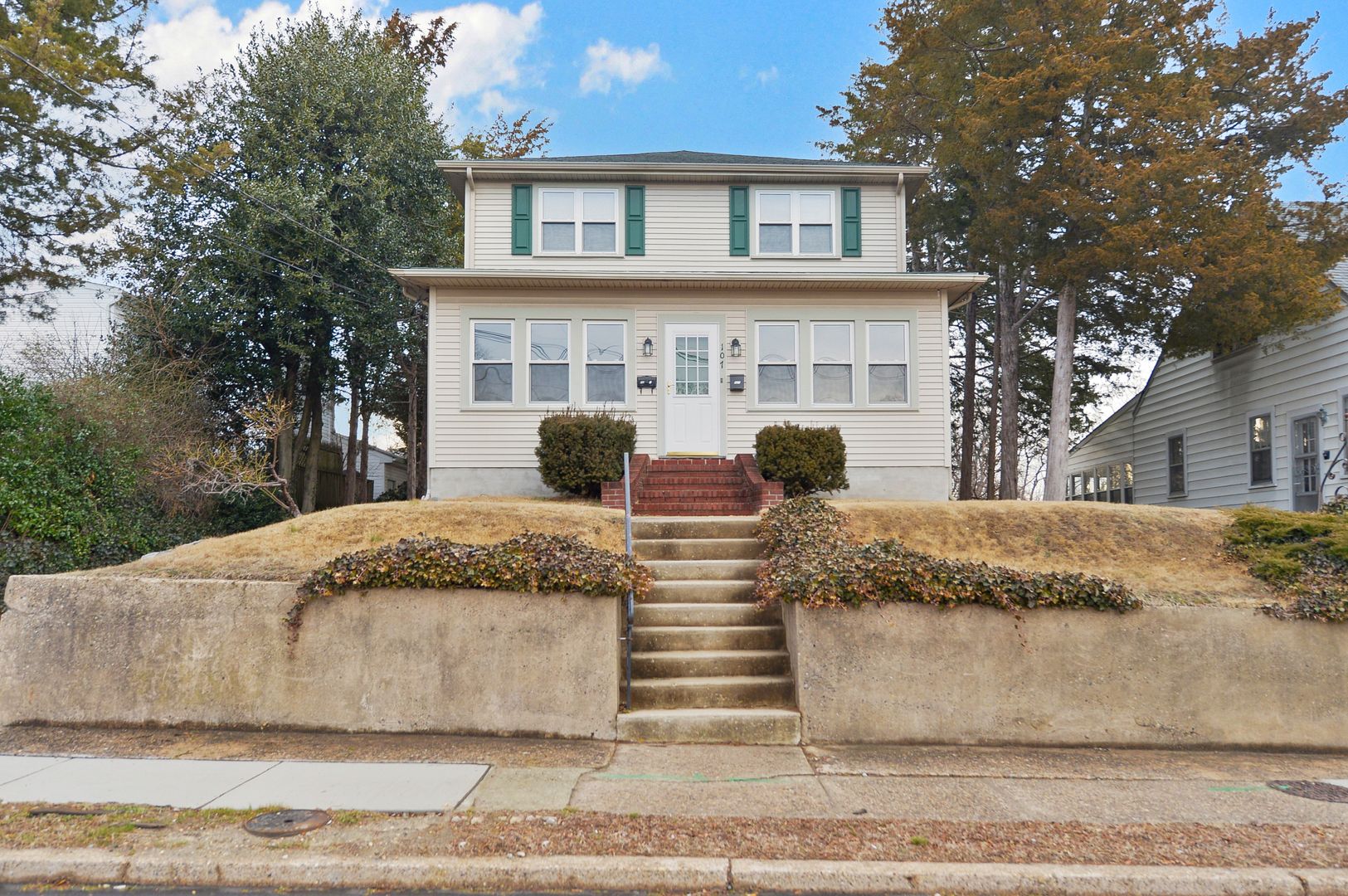 Mount Ephraim Apartment: 107 E Kings Hwy