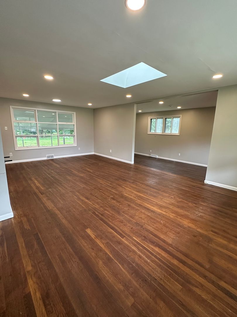 Mount Laurel House: 683 Walton Ave