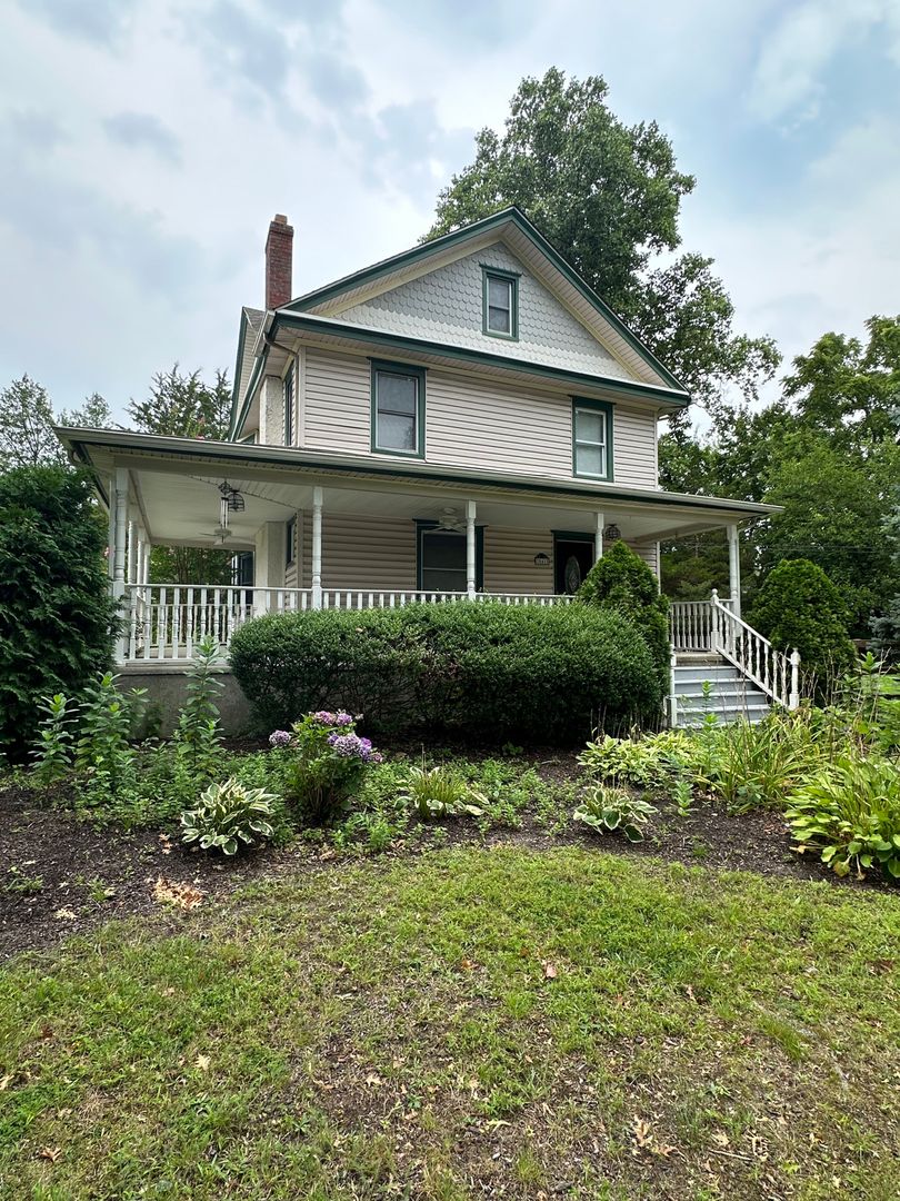 Woodbury Heights House: 541 West Jersey Ave