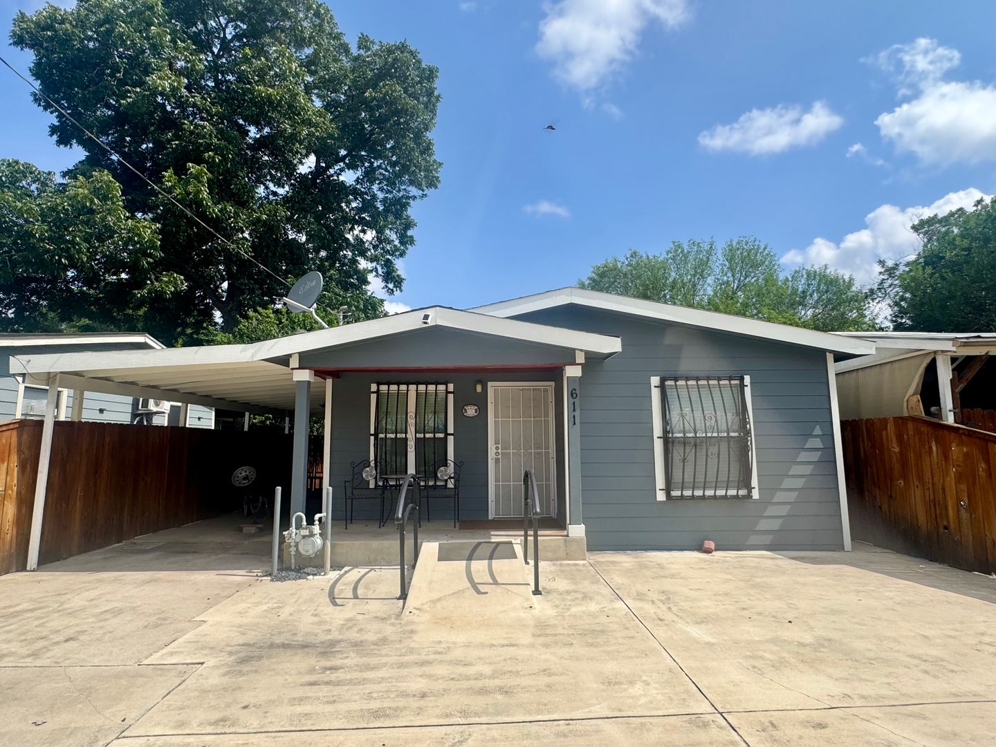 San Antonio House: 611 Brunswick