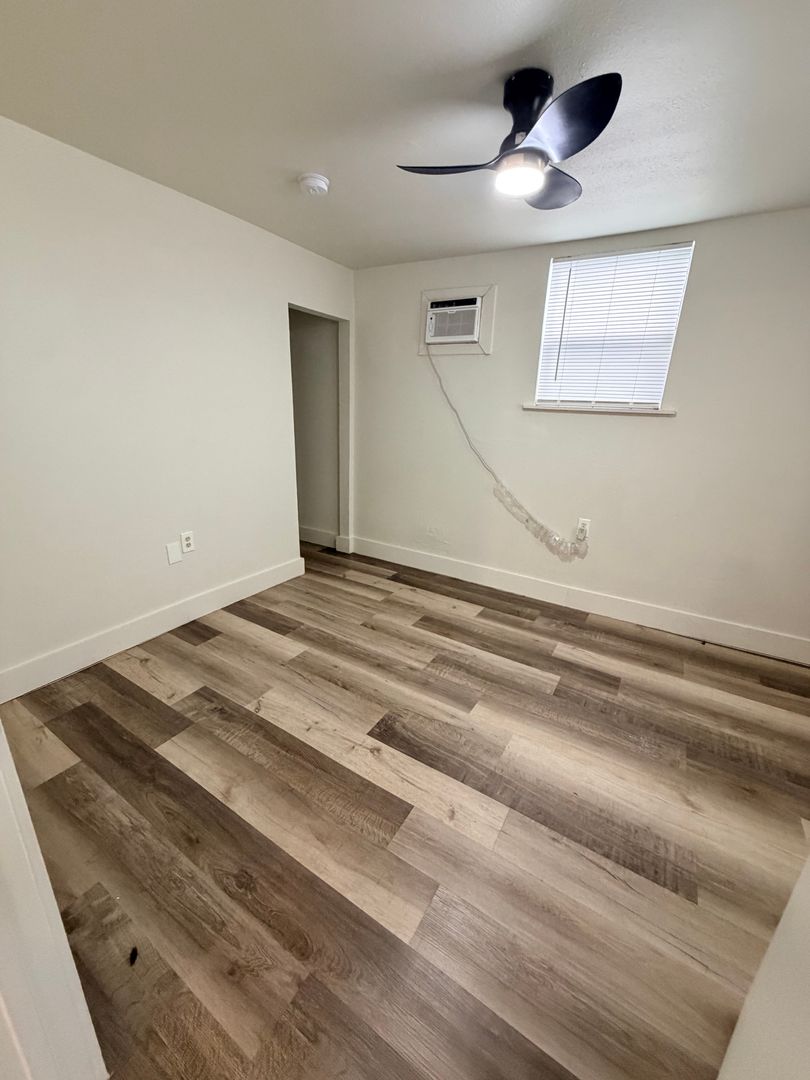 San Antonio Apartment: 1121 Essex