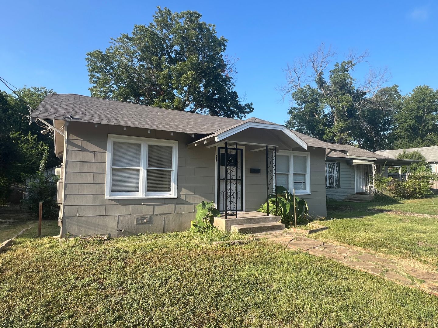 San Antonio House: 1714 Center St