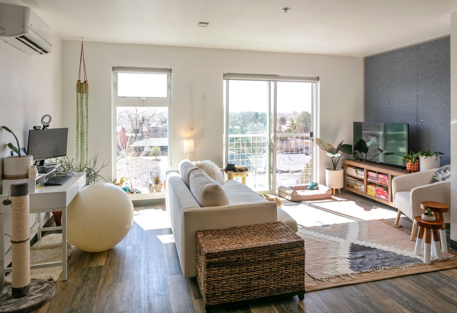 Albuquerque Apartment: 1716 Central Avenue SW