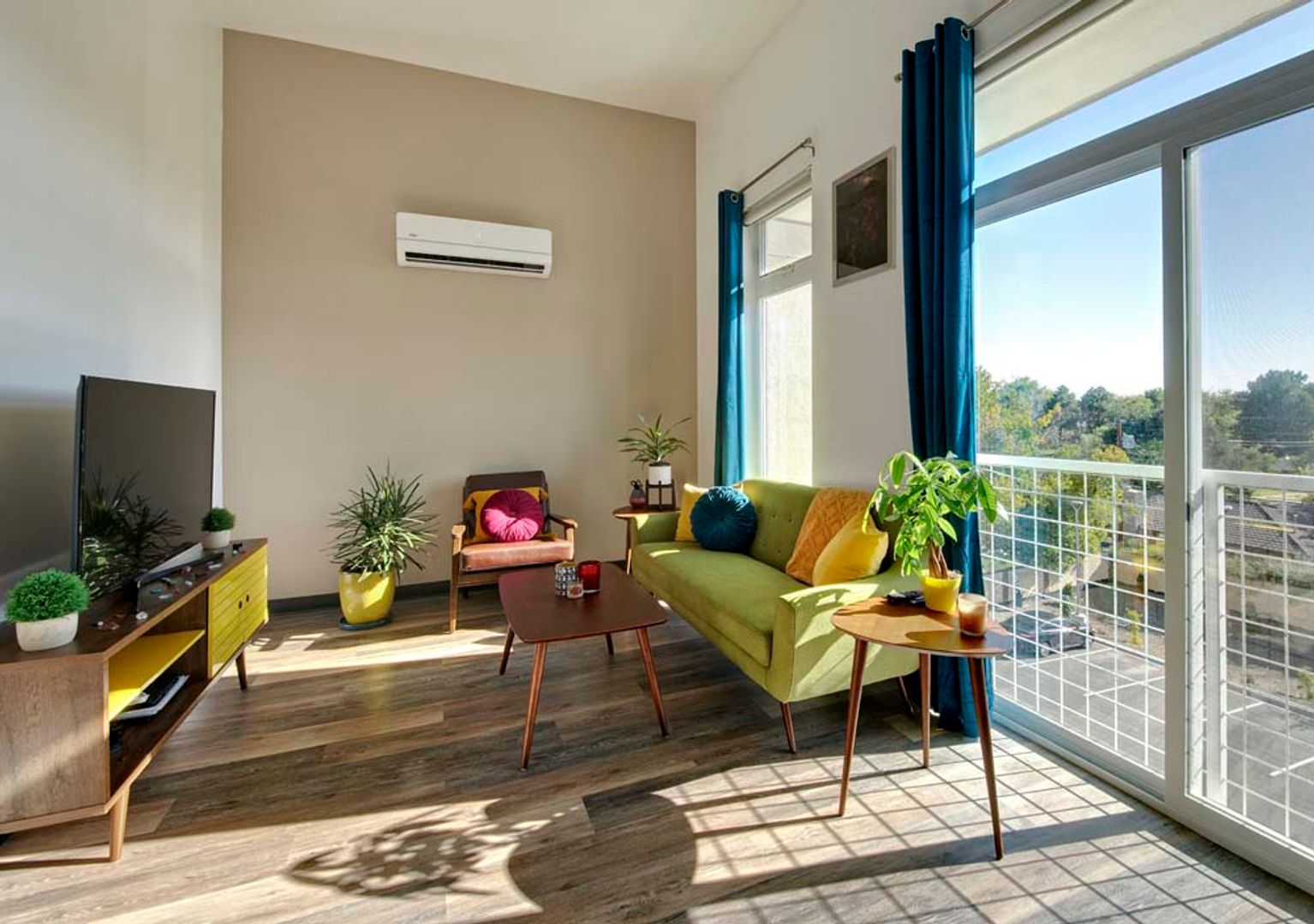 Albuquerque Apartment: 1716 Central Avenue SW