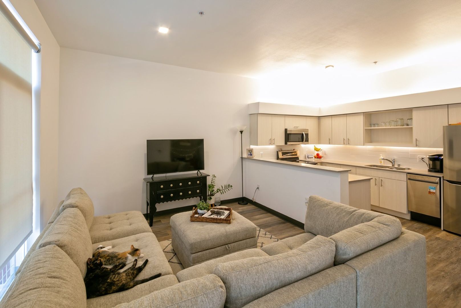 Albuquerque Apartment: 1716 Central Avenue SW