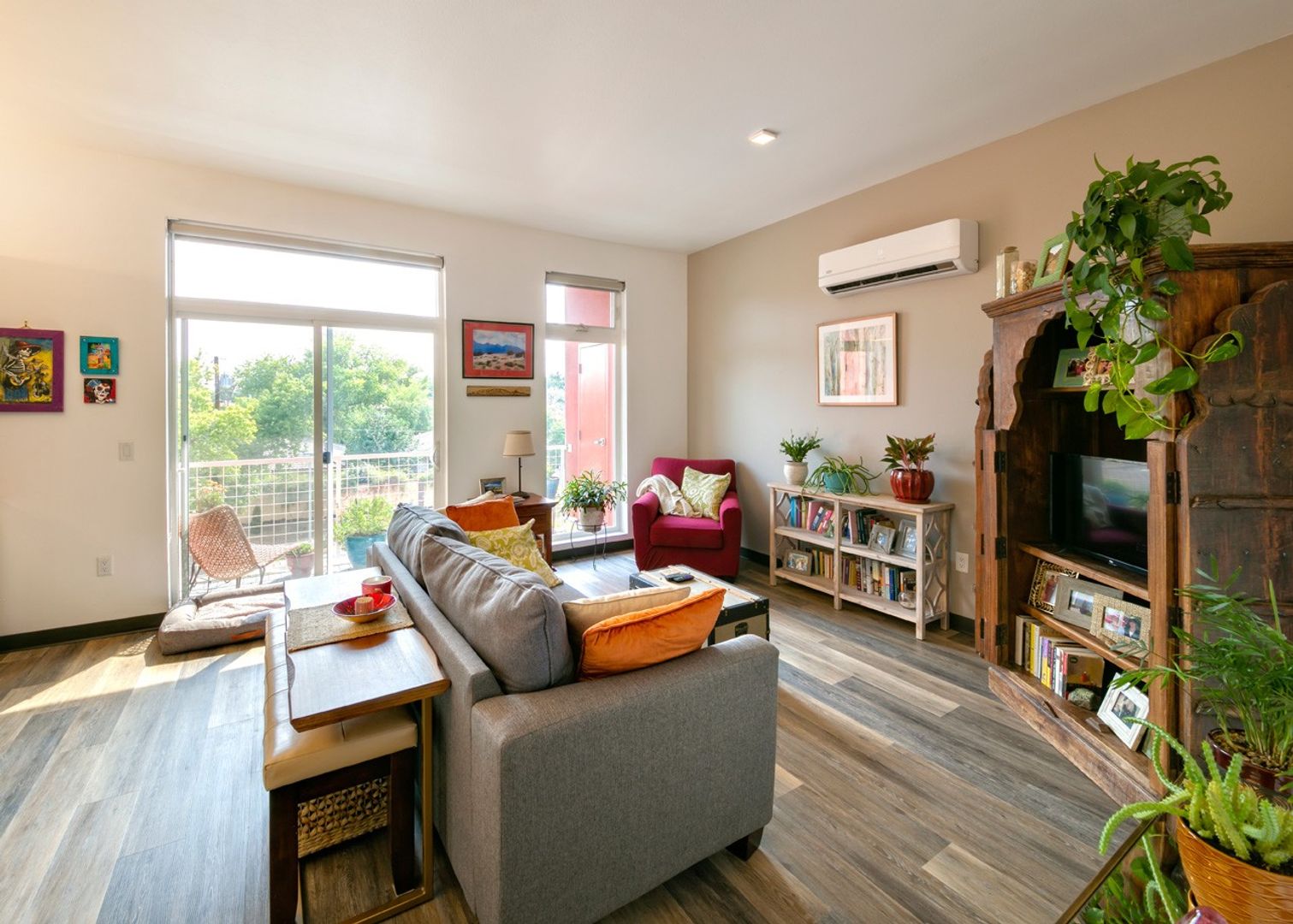 Albuquerque Apartment: 1716 Central Avenue SW