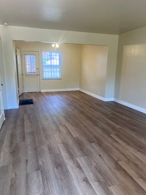 Charming Downstairs 1 Bd/1 Ba Apartment in South Wrigley – Long Beach – photo 1