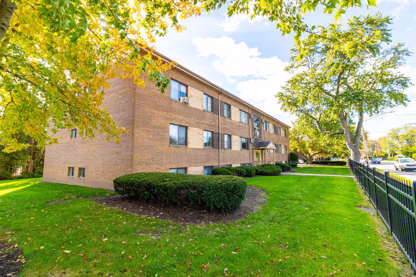 Cleveland Apartment: 14411 Triskett Rd