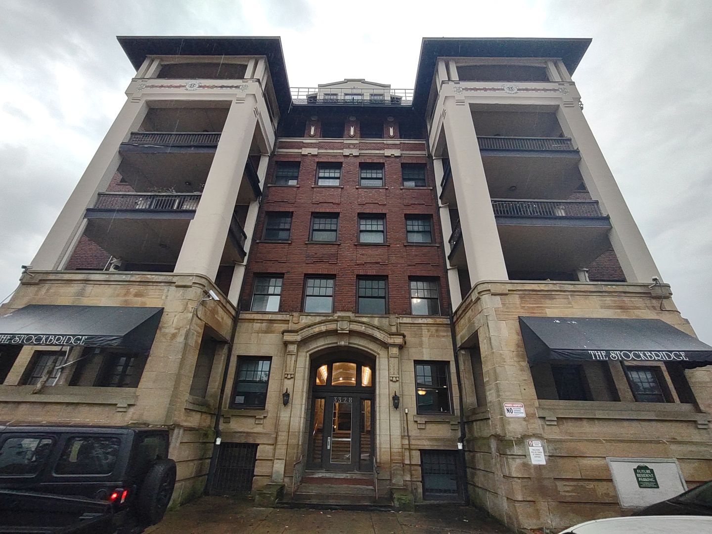 Cleveland Apartment: 3328 Euclid Ave